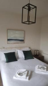 Sea view Penthouse flat 6 with fast WiFi and Free PARKING image two