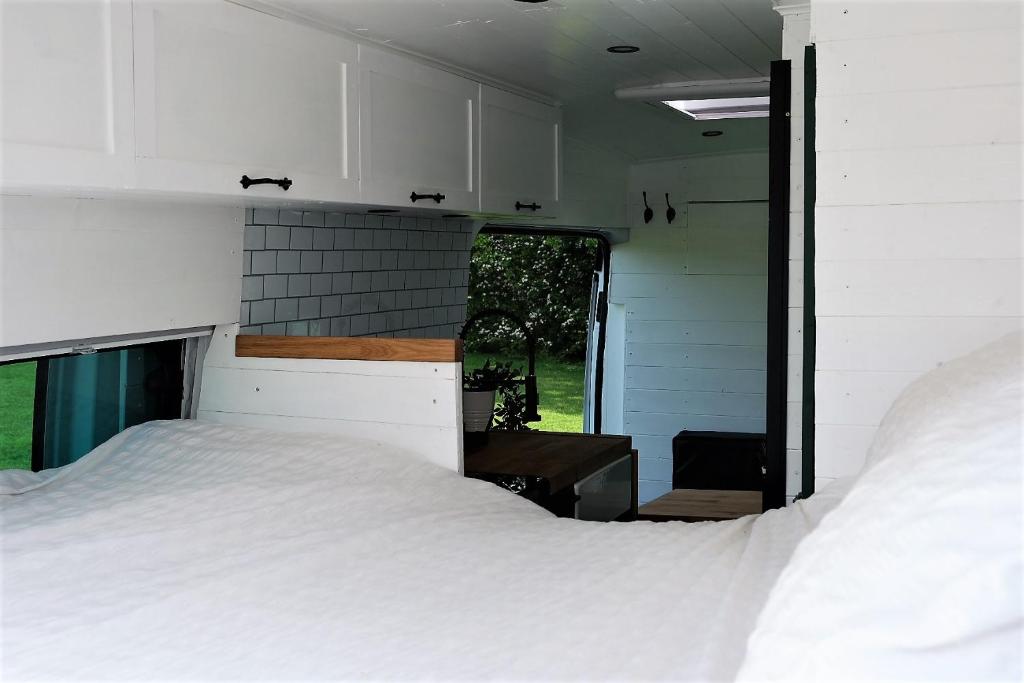 Superb 4 berth Campervan with Kingsize bed image one