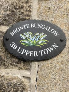 Bronte Bungalow - Opposite a Country Pub image one