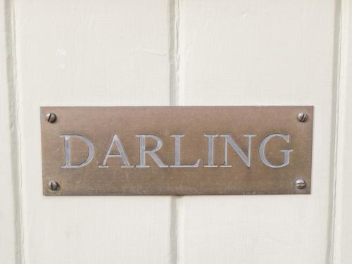 Darling Cottage 2-bed image three