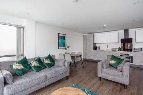 Modern 2 Bedroom Apartment in the Heart of York image three