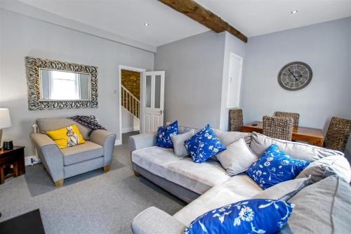 Comfy Dales holiday base on Market Place of historic market town image three