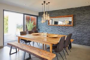 Host & Stay - Otterhill image two