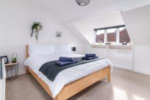 Redmayne House - Cheerful 3bedroom House with Free WiFi image two