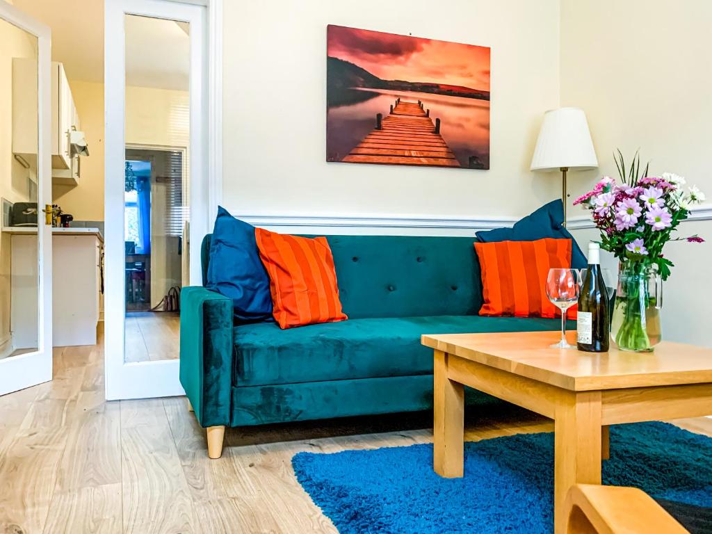 The Victoria - Free Parking - With Our Neighbouring Homes Sleeps 6,12,18 - York Holiday Home image one