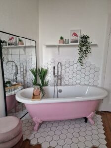 Picture of The Pink Bath Pad - 3 bedroom seaside apartment Pets allowed New