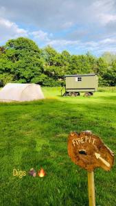 Shepherds Hut @ Tin and Canvas Glamping Pickering image one