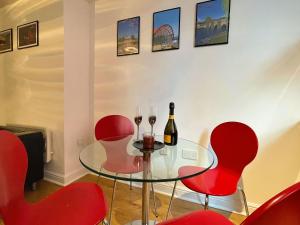 Lovely 1BR Loft Apartment in Sheffield City Centre image two