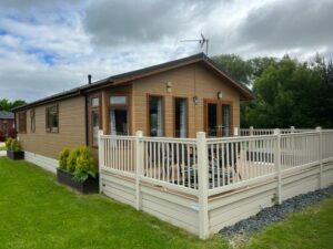 Picture of Kingfisher Lodge with Hot Tub