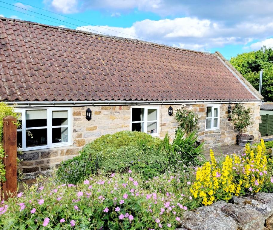 Underhill Holiday Cottage image one