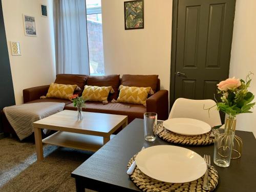 Lovely 1 bedroom, 4 guests service apartment image three