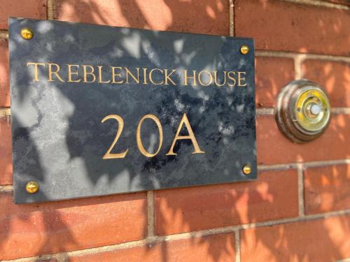 Treblenick House image three