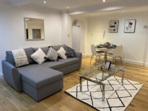 Picture of Modern & Spacious Leeds City Centre Apartment with Parking - Sleeps 5