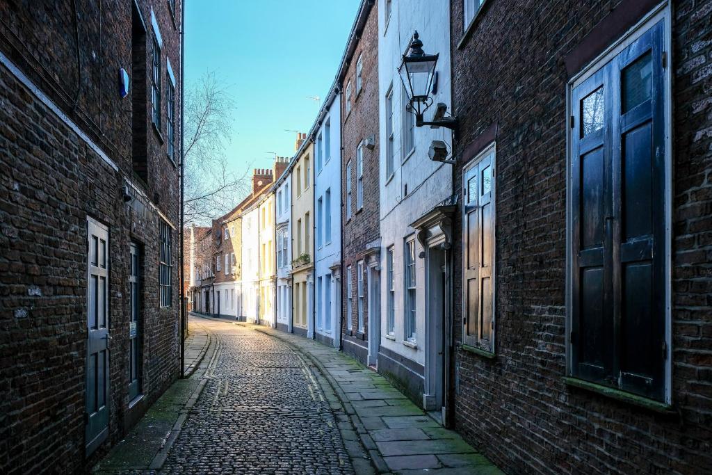 Picture of Spirit of Prince Street Hull Old Town