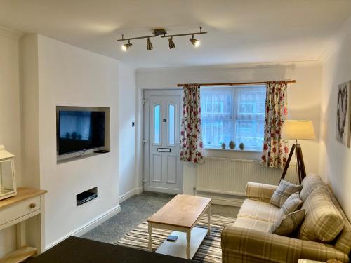 Modern 2 Bedroom Ground Floor Apartment with Parking Ripon City Centre image three