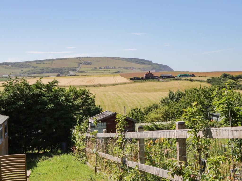 33 Staithes Lane image one