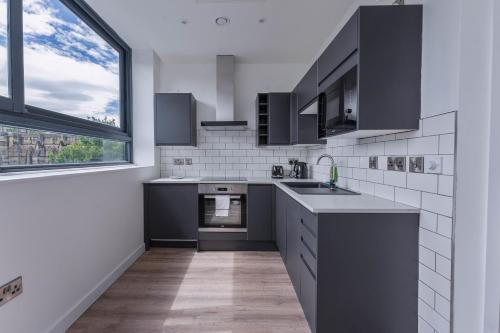 Charming Studio Apartment in Central Sheffield image three