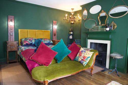 Mademoiselle's Boutique Holiday Accommodation image three
