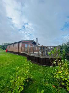 Picture of Hedgerow Lodge with Hot Tub