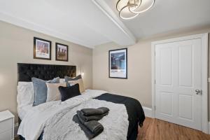 Beautiful 2 Bedroom Apartment in Central Wakefield image two
