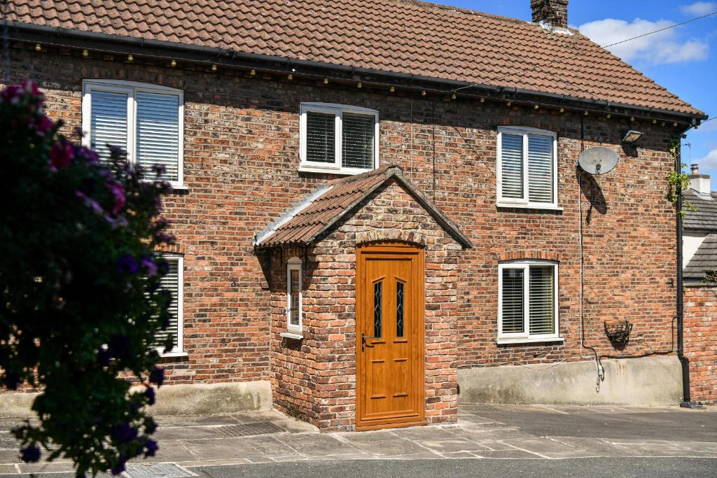 Dovecote Farm House image one