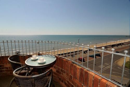 Expanse Hotel image three