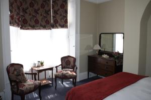 Holmwood House Guest Accommodation image two