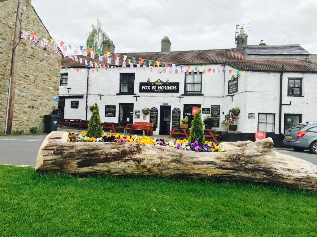 The Fox & Hounds Inn image one