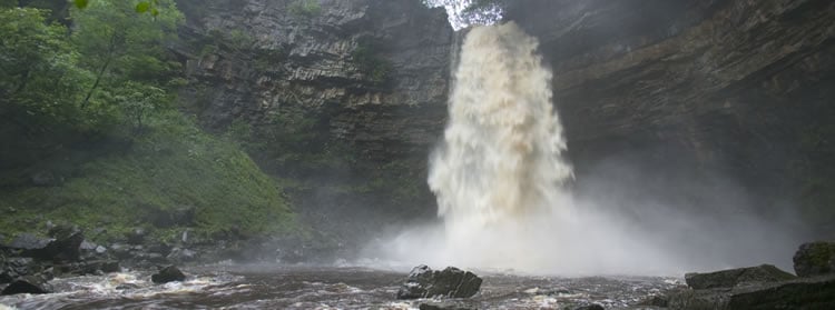 Image name hardrawforcecreditbritainonviewlrg the 14 image from the post Turner Trails: Hardraw Force in Yorkshire.com.