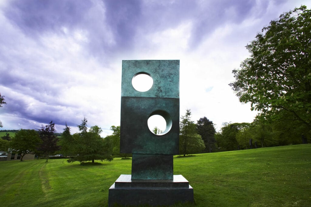 Yorkshire sculpture park, rectangle sculpture in parkland