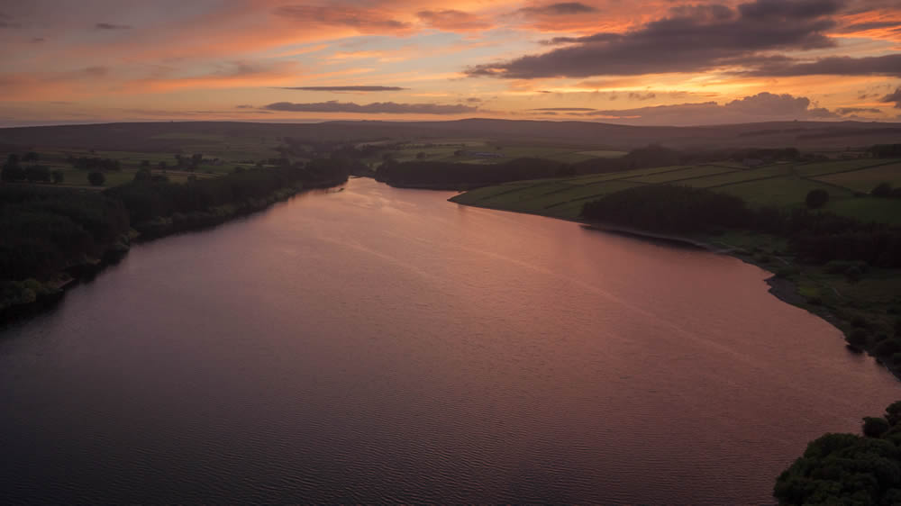 Image name thruscross reservoir sunset the 23 image from the post Walk: Thruscross Reservoir in Yorkshire.com.