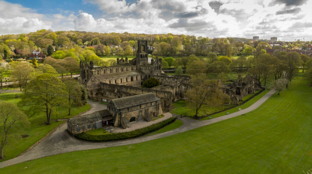 Image name Kirkstall Abbey 1 the 1 image from the post Visit Kirkstall Abbey - History & Information in Yorkshire.com.