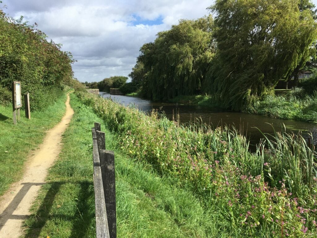 Image name selby canal yorkshire the 1 image from the post Walk: Selby Canal in Yorkshire.com.