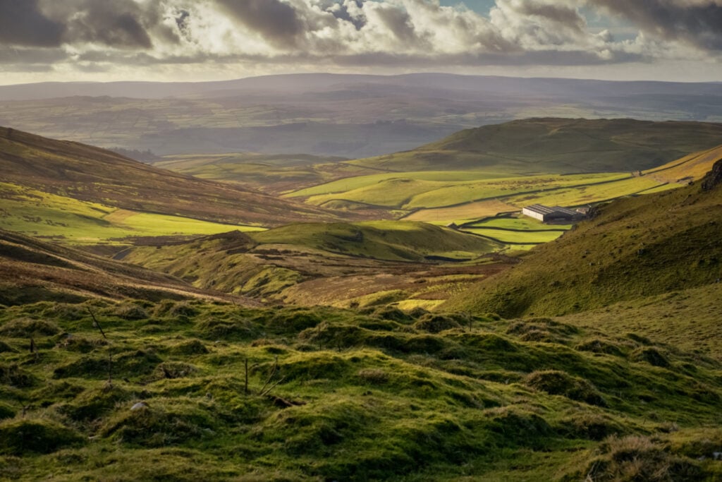 Image name settle loop pennine bridleway yorkshire dales the 1 image from the post Walk: Pennine Bridleway National Trail in Yorkshire.com.