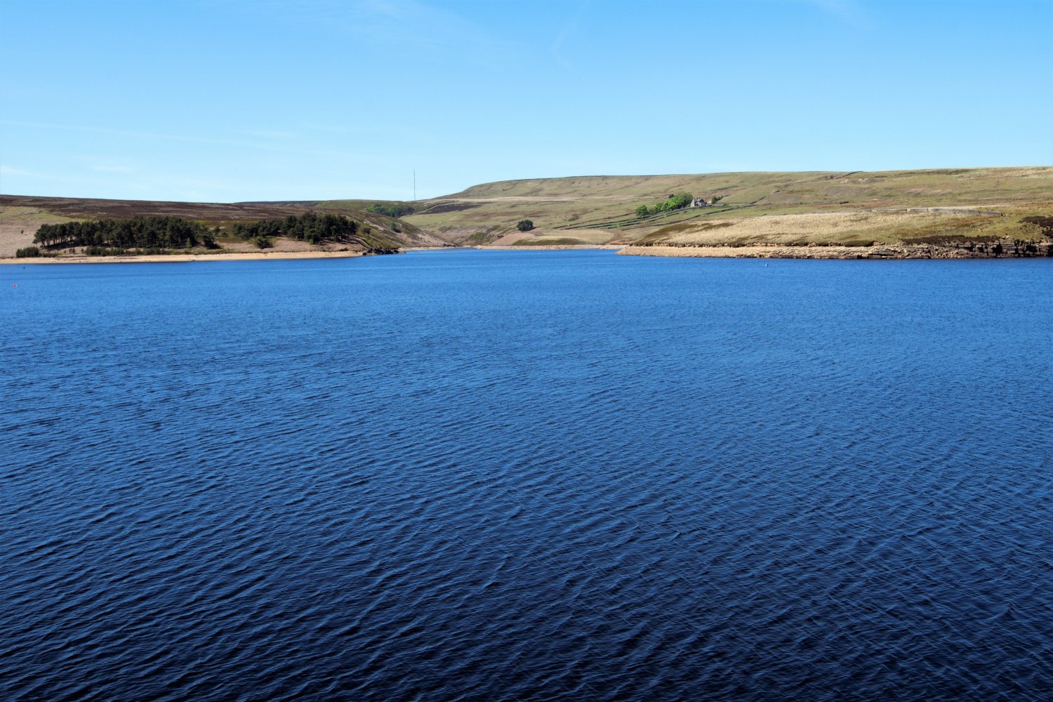 Image name winscar reservoir sheffield south yorkshire the 3 image from the post Walk: Winscar Reservoir in Yorkshire.com.