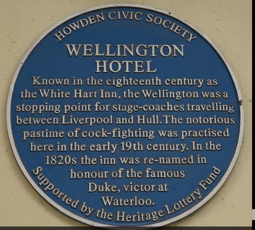 Image name wellington howden blue plaque yorkshire the 1 image from the post The Wellington Hotel in Yorkshire.com.
