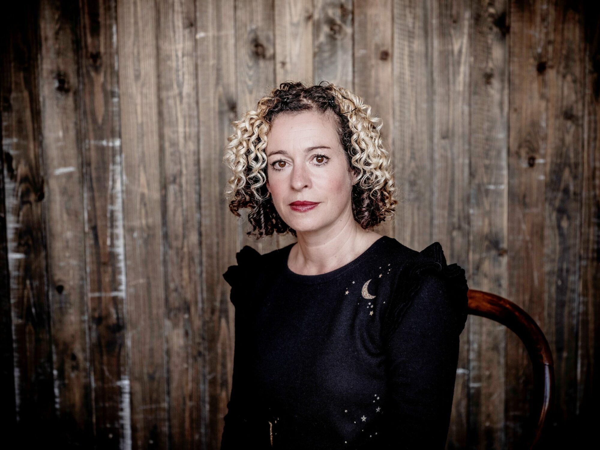 Image name Kate Rusby Winter Light Tour at York Barbican York scaled the 1 image from the post Kate Rusby at Sheffield City Hall Oval Hall, Sheffield in Yorkshire.com.