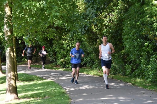 runner navigating Greenhead Park for the Huddersfield parkrun