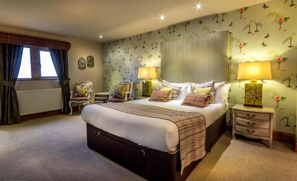 The Huntsman Inn Accommodation image 2 Image name huntsman inn bedrooms holmfirth yorkshire the 2 image from the post The Huntsman Inn in Yorkshire.com.