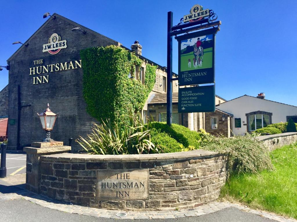 The Huntsman Inn Accommodation image 1 Image name huntsman inn holmfirth rooms yorkshire the 1 image from the post The Huntsman Inn in Yorkshire.com.